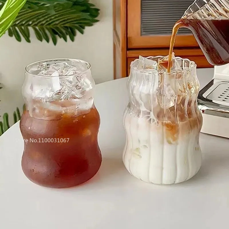 Tasse en verre transparente