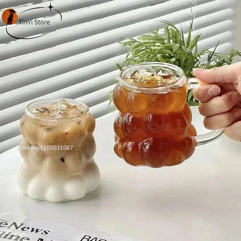 Tasse en verre transparente